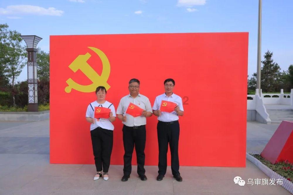 医生可以帮帮我？我好像是霉菌阴道炎，怎么办？我好害怕游戏画面